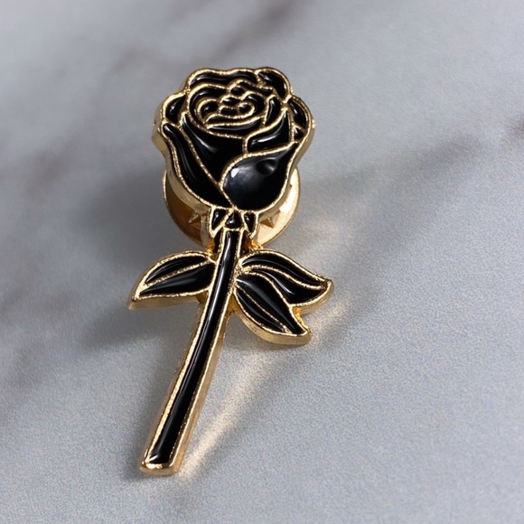 Black Rose 🥀 Enamel Pin/Brooch - Picture 2 of 4
